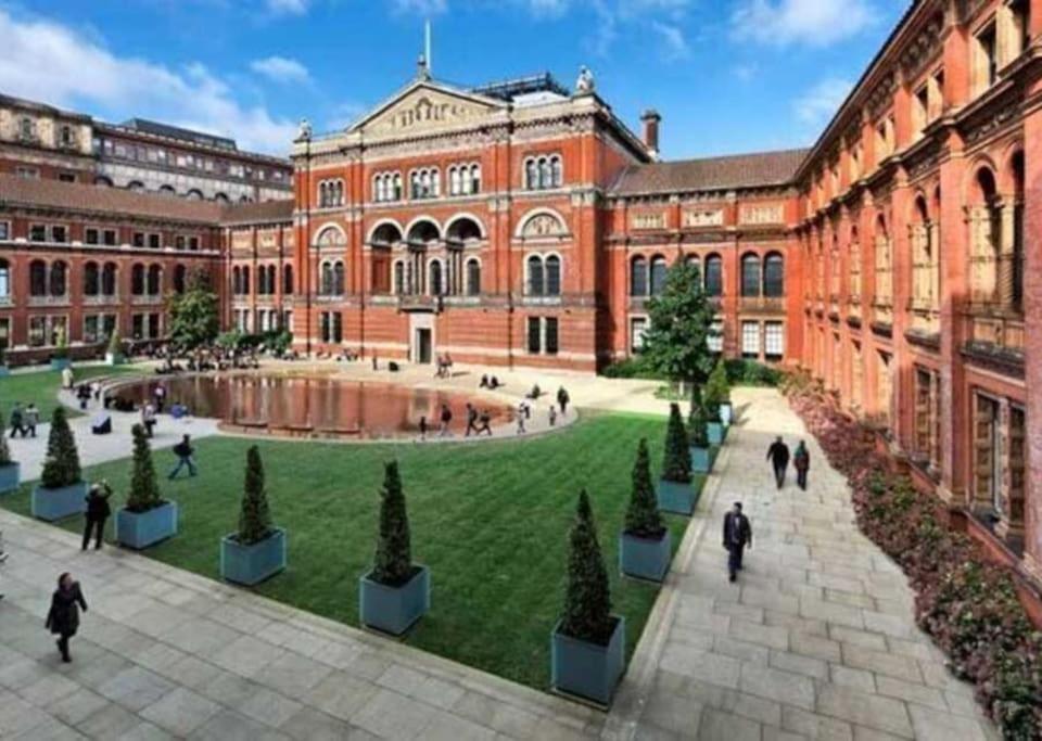 Apartament Charming With Private Balcony, On 1st Floor, With 2 Bathrooms, 3 Min Walk To Earl's Court Station Londra