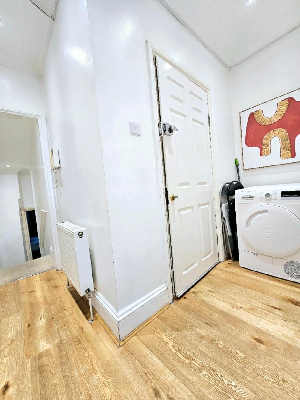 Apartament Charming With Private Balcony, On 1st Floor, With 2 Bathrooms, 3 Min Walk To Earl's Court Station